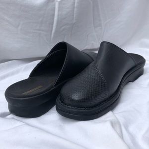 Women’s Clark Mules